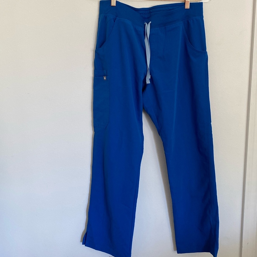 Figs scrub Large pants and Large top set